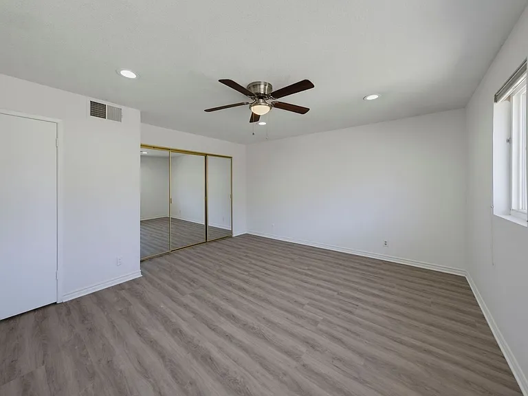 1038 Rimwood Dr — Photo 26
