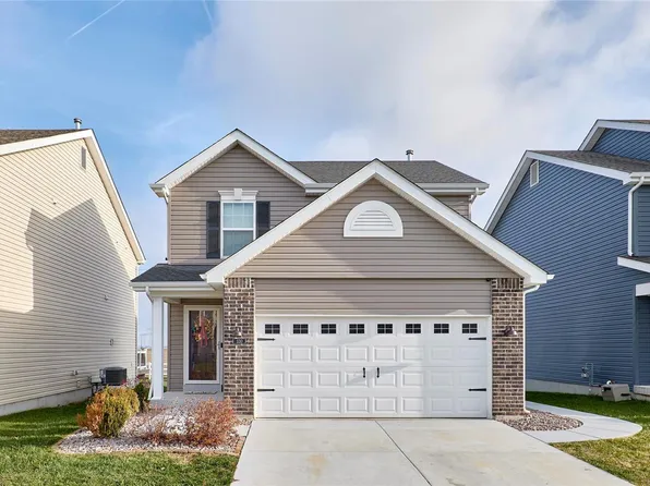330 Charlestowne Place Dr, Saint Charles, MO 63301