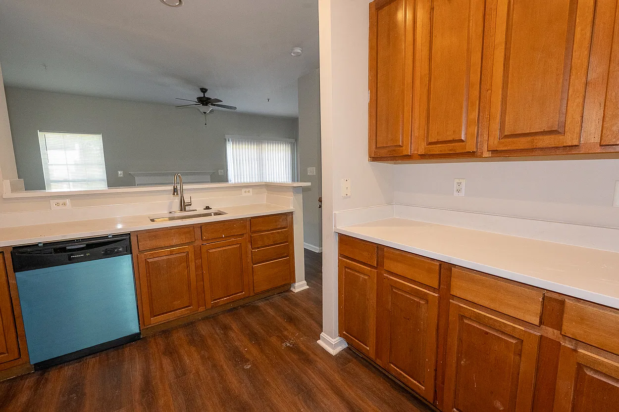 3 bed, 3.5 bath, 1406 sqft, $2,950 — Photo 4