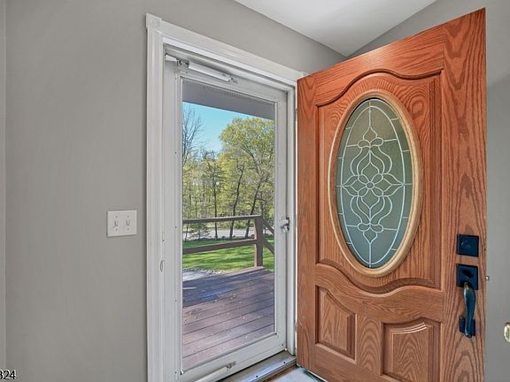 4th image of 90 Russling Rd