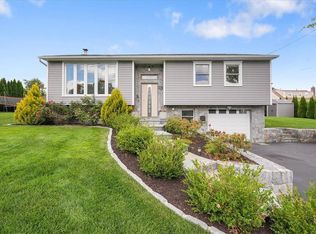 2747 Sunrise St, Yorktown Heights, NY 10598