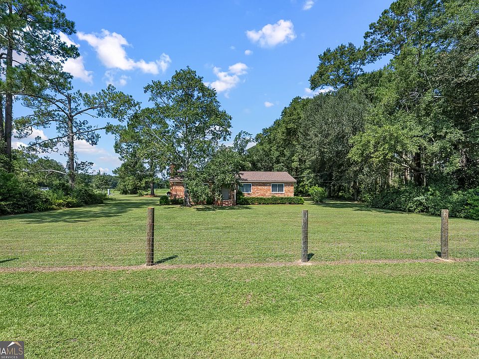 1st image of 677 Palmer Rd