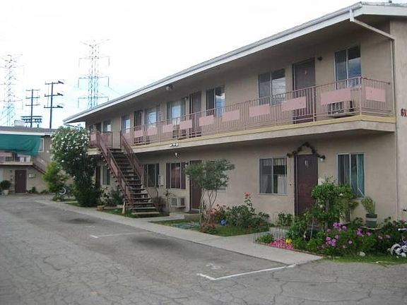 2nd image of 6110 Vineland Ave