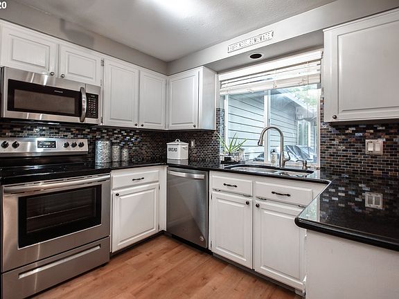5th image of 11549 SW Twin Park Pl