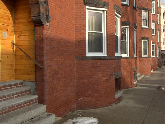 3rd image of 115 Harvard St APT 1