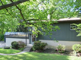 7997 Rolling Hills Dr #B, Athens, OH 45701