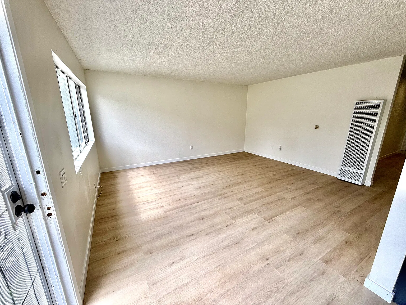 3 bed, $3,395 — Photo 2
