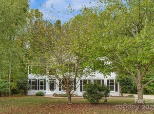3109 Savannah Hills Dr, Matthews, NC 28105