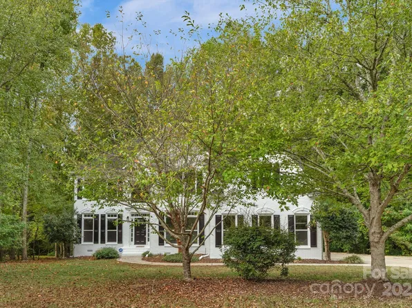 3109 Savannah Hills Dr, Matthews, NC 28105