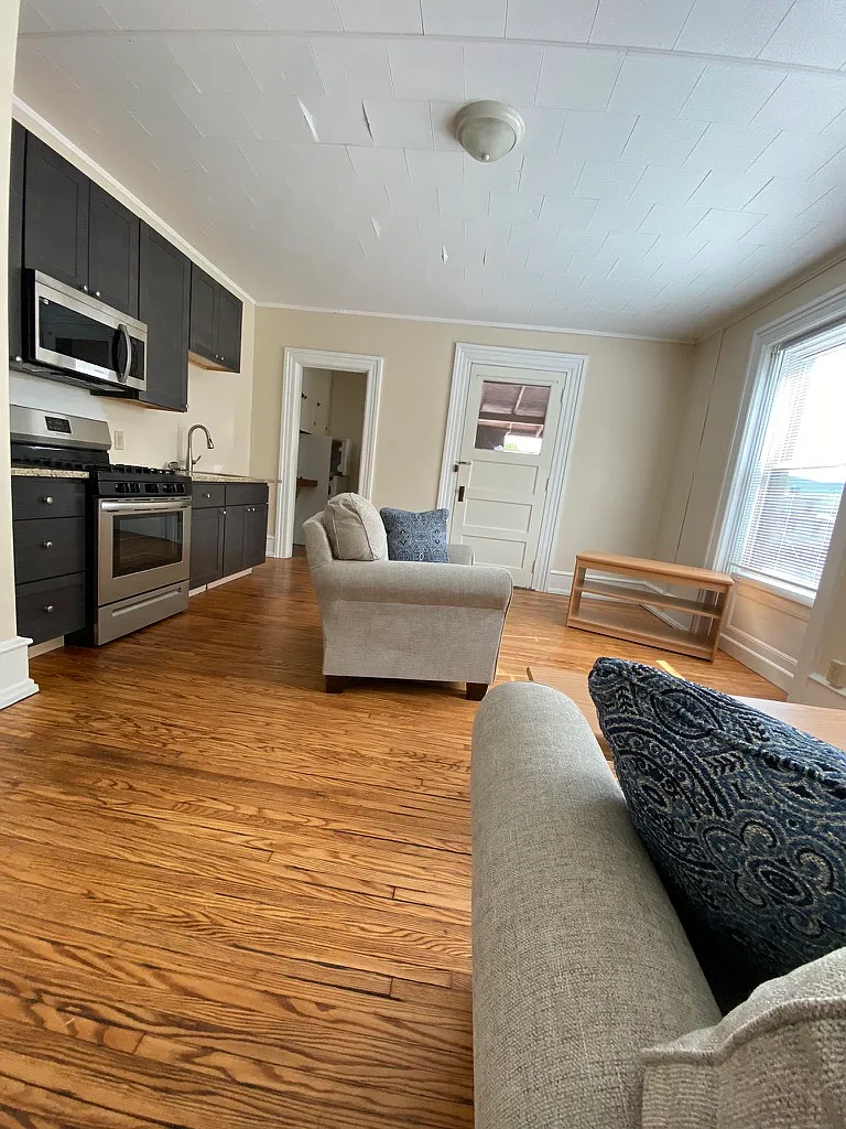 1051 West 4th Street - 1 Bedroom Units - 2W — Photo 1