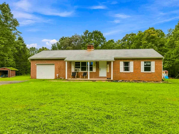 1366 Deer Haven Rd, Bruceton Mills, WV 26525