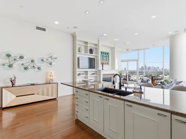 2727 Kirby Dr APT 16C, Houston, TX 77098