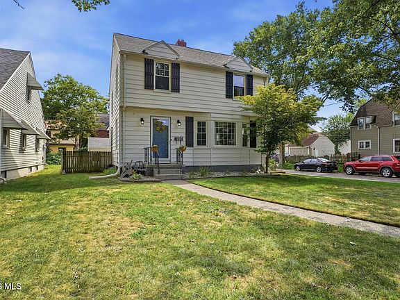 3rd image of 3702 Elmhurst Rd
