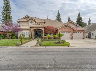 851 E Country View Cir, Fresno, CA 93730