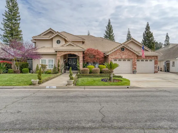 851 E Country View Cir, Fresno, CA 93730
