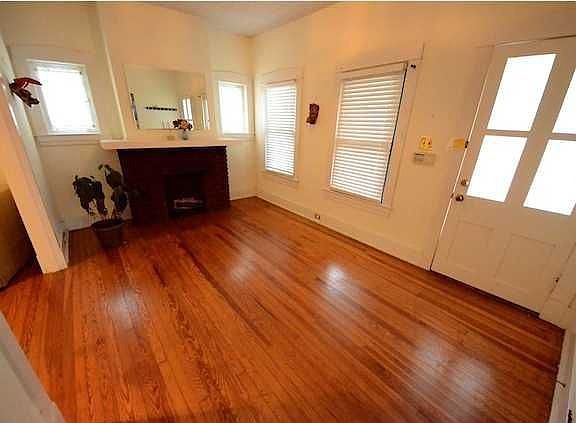 3rd image of 725 N Barbee Way