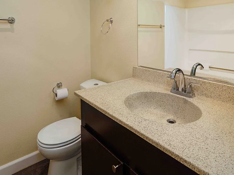 Mission Village Apartments — Photo 25