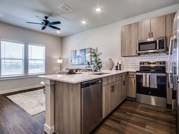 3rd image of 1127 Eloise Dr #1115ELO