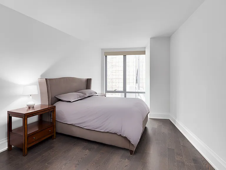 50 Riverside Blvd #10J — Photo 3
