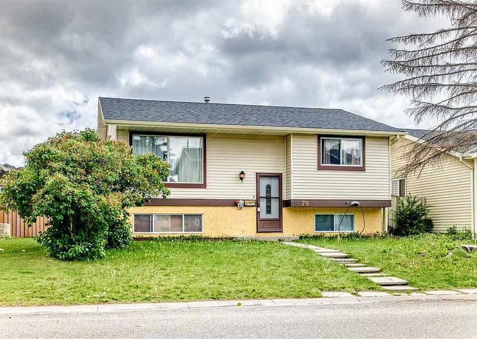 1st image of 79 N Castledale Way NE