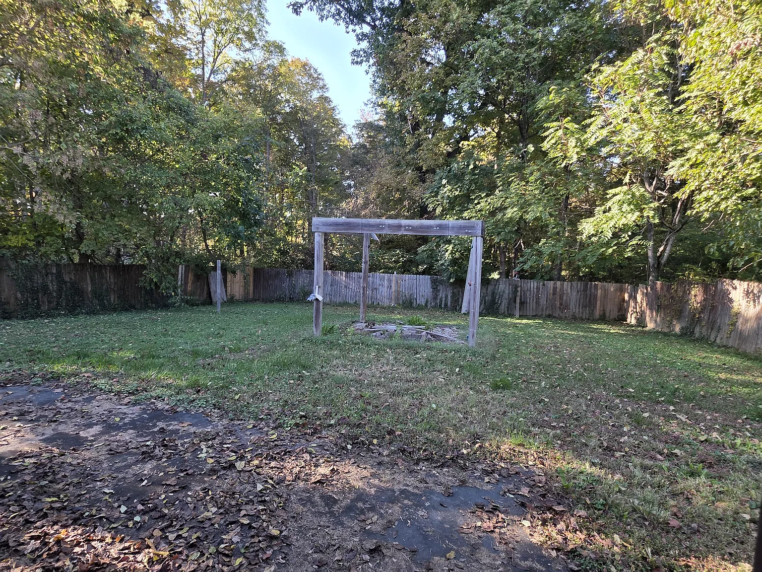 4 bed, 1053 sqft, $2,300 — Photo 2
