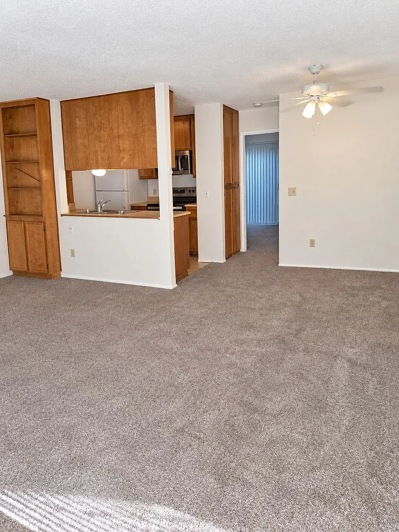 1BD Condo in Small 8 Unit Complex — Photo 1