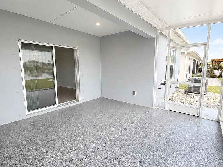 812 Persimmon Pl — Photo 12