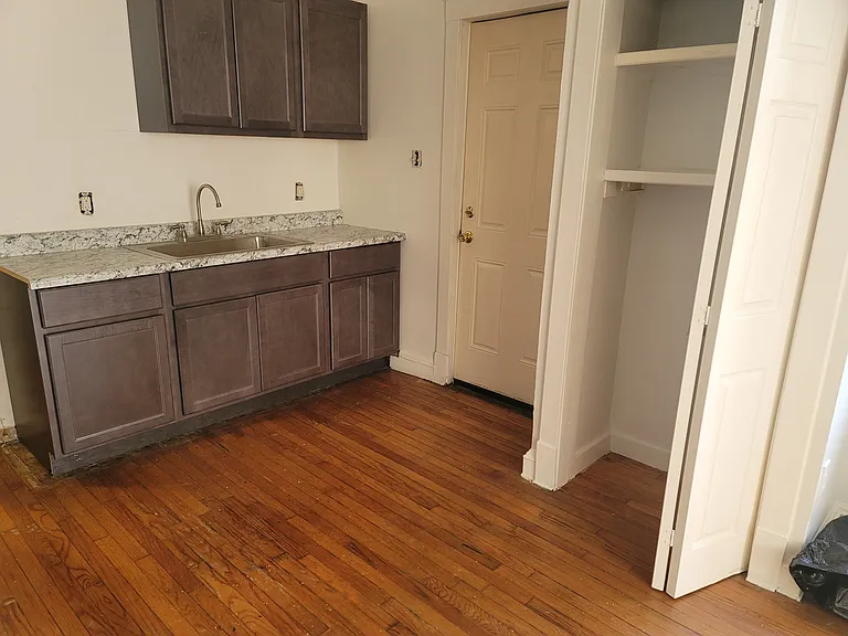 1111 Summer St — Photo 5