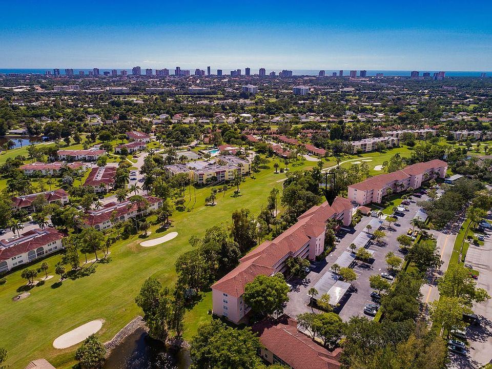 The Mira Vista Condo Community is located directly on Quail Run Golf Course and is also less then 3 miles to Clam Pass Beach - Naples, FL