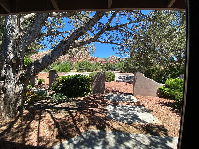 2285 Sanborn Dr — Photo 20