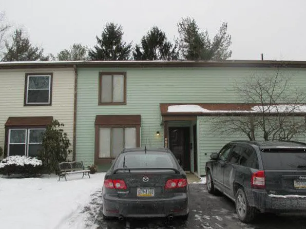 2622 Cranberry Cir, Harrisburg, PA 17110