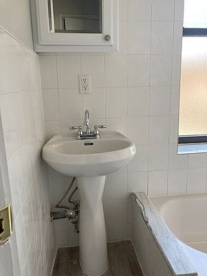 5th image of 230 E 26th St #3B