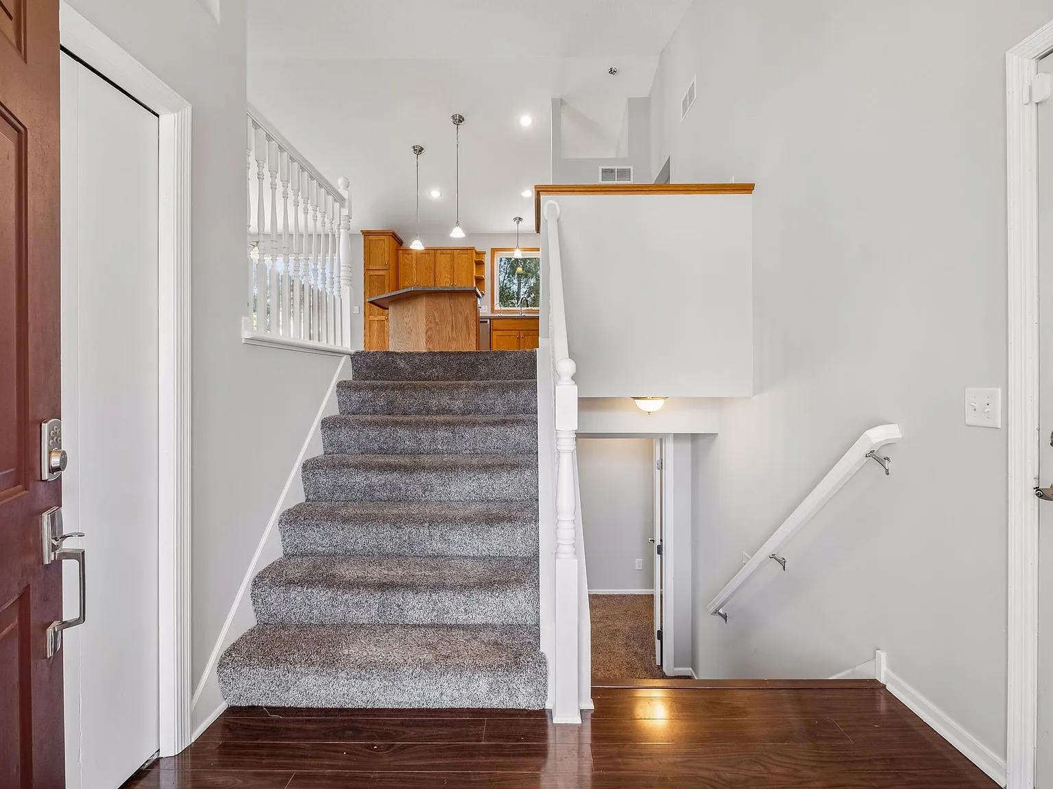 909 S Walnut St — Photo 4