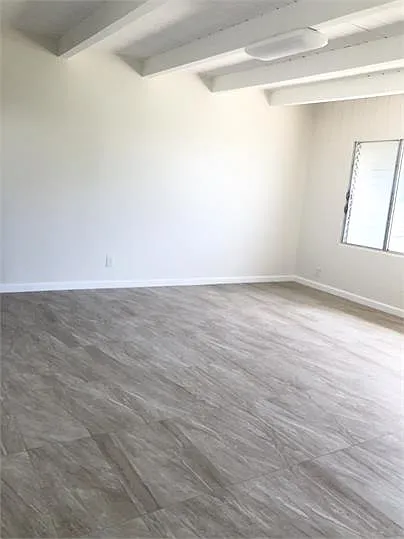 1374 Hooli Circle - 3 — Photo 3