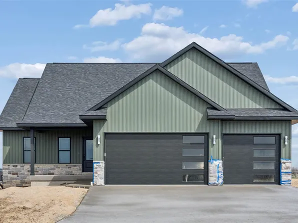 900 Crestview Dr, Solon, IA 52333