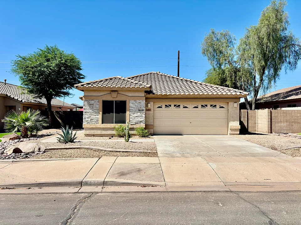 624 S 108th Pl