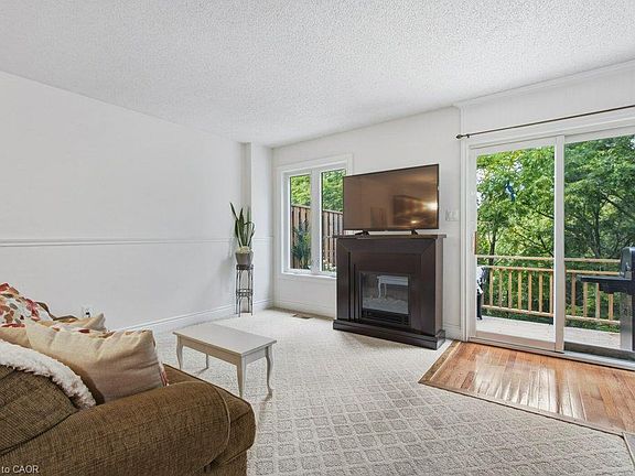 2nd image of 100 Inkerman St #2