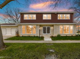 6900 N Minnetonka Ave, Chicago, IL