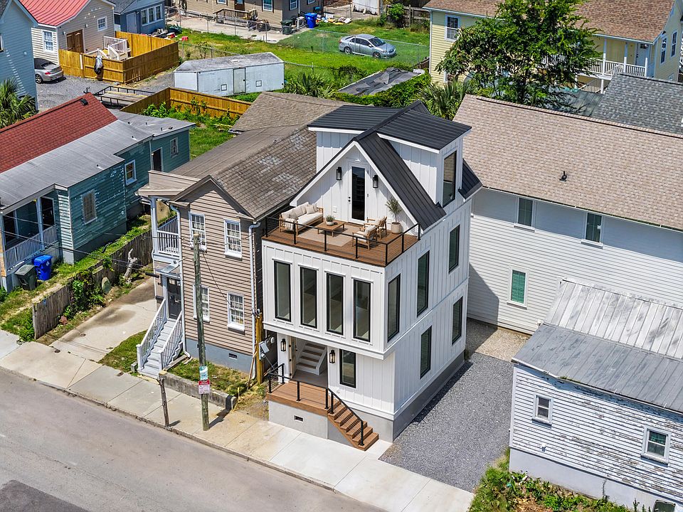 1st image of 64 Lee St
