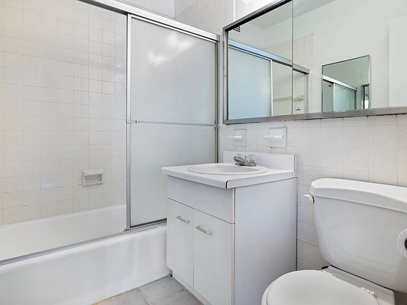 5th image of 400 E 54th St APT 27D