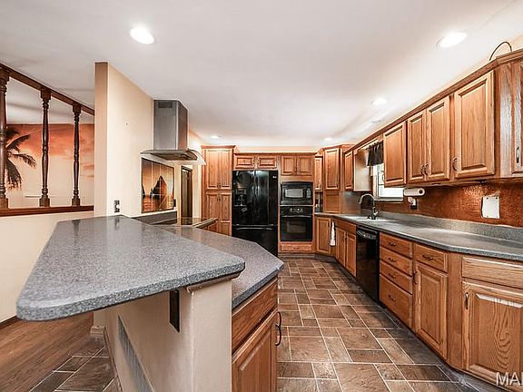 4th image of 1299 Pin Oak Ln