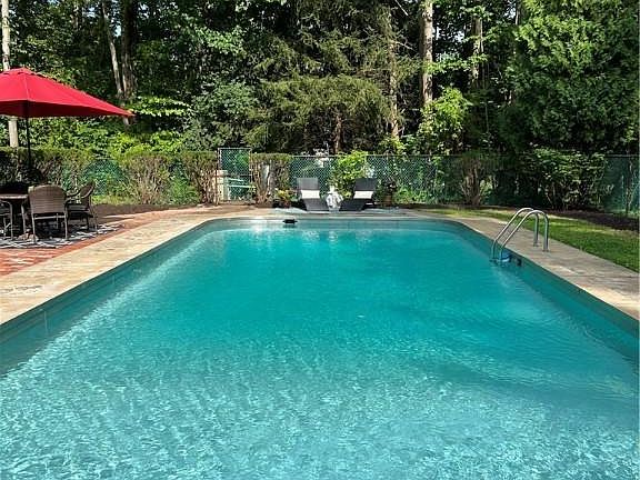 3rd image of 2218 Berrywood Dr