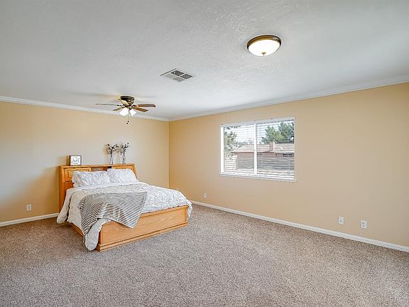 5th image of 13979 Olathe Rd