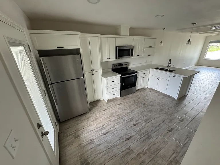 1605 Los Alamos St #A — Photo 19