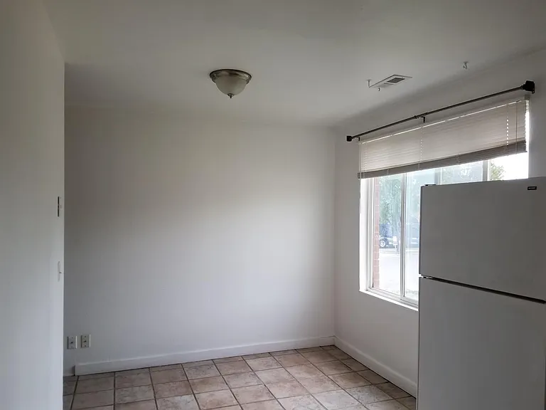 2519 S Parkcrest Dr #3 — Photo 2