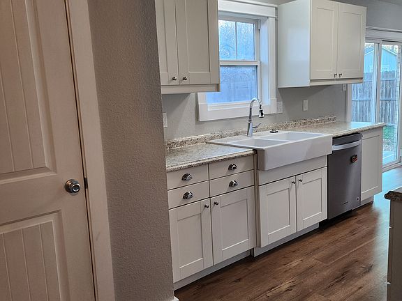 4th image of 405 Cole Ave