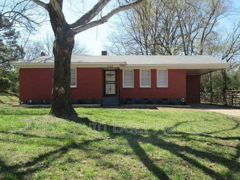 2169 Leyton Ave
