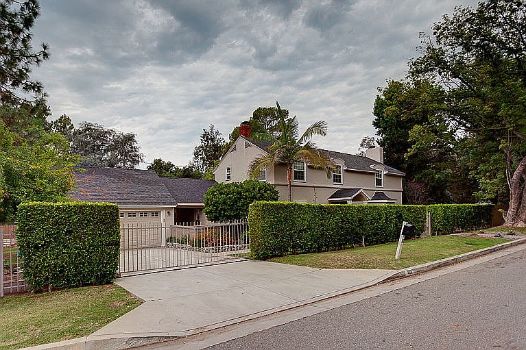 1st image of 408 Buena Loma St