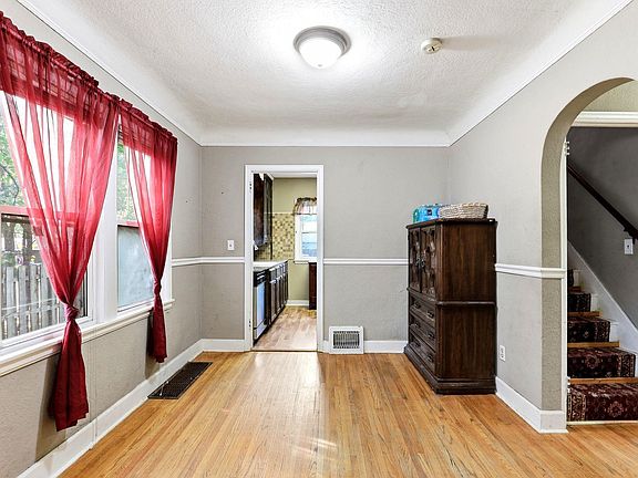 4th image of 5447 Bryant Ave N
