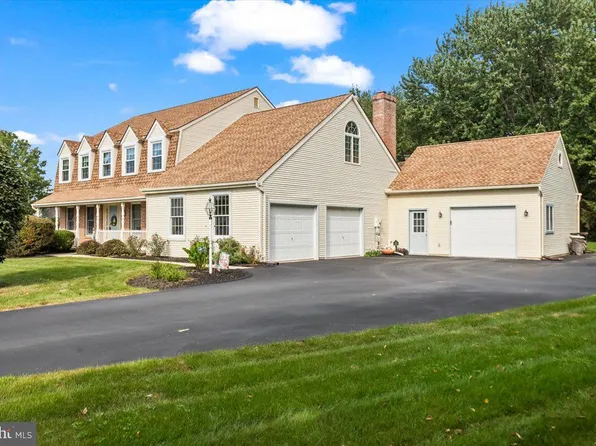 14 Stone Hedge Dr, Lebanon, PA 17042